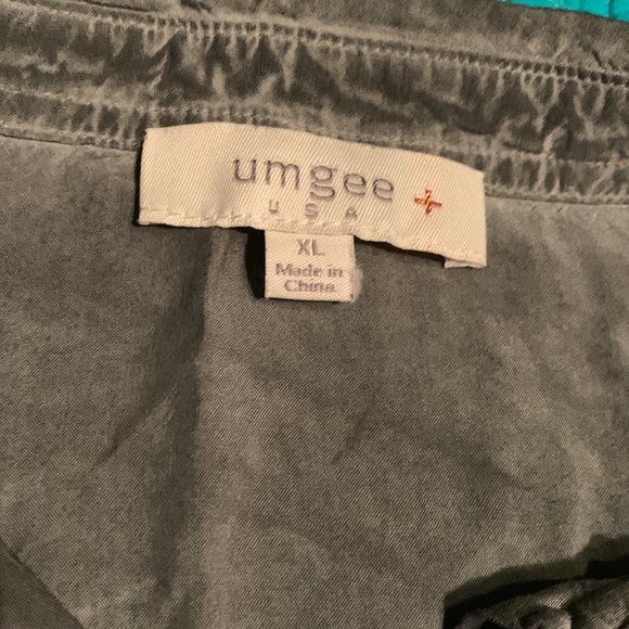 YS Umgee Top - Picture 2 of 4